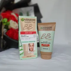 Kem Nền Garnier Skin Active BB Cream Chống Lão Hóa 50ml - Dưỡng Da, Che Khuyết Điểm, Chống Nắng, Không Dầu, Căng Mịn Da