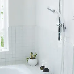 Vòi Sen Tắm Takagi WT Có Nút Dừng JSB122AS - Tiết Kiệm Nước, Thiết Kế Hiện Đại, Phù Hợp Cho Gia Đình