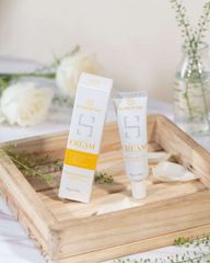 Kem mờ nám trắng da Sumdfine White Cream Dark Spot - Giải pháp chống tăng sắc tố, làm sáng và đều màu da, phù hợp mọi loại da!