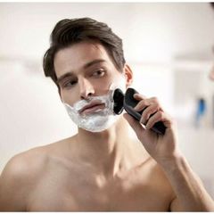 Máy Cạo Râu Điện Philips Norelco Shaver 9900 Pro - Cạo Sát, Thoải Mái Với Công Nghệ V-Track Precision Blade và Đầu Di Chuyển 8 Hướng