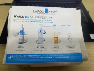 Set La Roche-Posay Hyalu B5 Serum 4 Món + Túi Xinh - Bộ Chăm Sóc Da Cấp Ẩm, Làm Mờ Nếp Nhăn, & Dưỡng Sáng Da