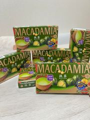 Chocolate Meiji Matcha Macadamia (hạt Macca) Nhật Bản xách tay