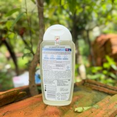 Dung dịch vệ sinh phụ nữ Femfresh 0% Sensitive Wash 250ml - Sạch sẽ, nhẹ nhàng cho da nhạy cảm, thuần chay, dưỡng ẩm, tươi mát 24h