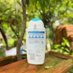 Dung dịch vệ sinh phụ nữ Femfresh Active Wash 250ml - Tươi mát, năng động cho mọi độ tuổi, hỗ trợ vùng kín khỏe mạnh