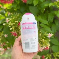 Dung dịch vệ sinh phụ nữ Femfresh Soothing Wash 250ml - Hỗ trợ kháng viêm, tươi mát, an toàn cho mọi phụ nữ.