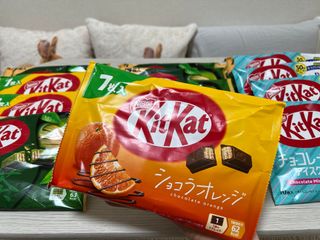 KitKat Socola Cam Nhật Bản - Gói 7 Viên Chocolate Ngon Miệng, Hương Vị Độc Đáo, Snack Xách Tay Thích Hợp Làm Quà Tặng