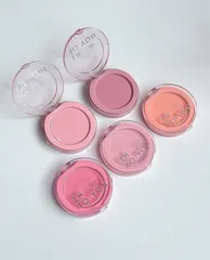 Phấn Má Hồng Into You Fluffy Pillow Single Blusher 5G - Phấn Trang Điểm Tươi Tắn, Bền Màu, Thiết Kế Nhỏ Gọn Dễ Mang Theo