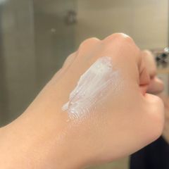 Kem Chống Nắng Bí Đao Cocoon 50ml - Bảo Vệ Da Chống UVA, UVB, Dành Cho Da Nhạy Cảm, Tặng Nước Tẩy Trang 500ml