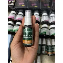 Xịt keo ong Manuka Thompson's 25ml - Giảm đau họng tự nhiên, chiết xuất thảo mộc và mật ong, an toàn cho người lớn.