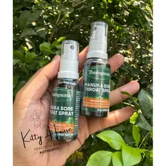 Xịt keo ong Manuka Thompson's 25ml - Giảm đau họng tự nhiên, chiết xuất thảo mộc và mật ong, an toàn cho người lớn.