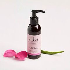 Kem Dưỡng Ẩm Sukin Sensitive 125ml - Dưỡng Da Mềm Mịn, Chống Lão Hóa, Vitamin E & Tinh Dầu Thiên Nhiên