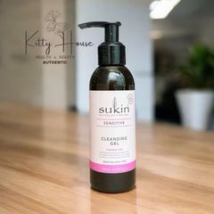 Sữa Rửa Mặt Dạng Gel Sukin Sensitive Cleansing 125ml - Chiết Xuất Trà Xanh, Hoa Cúc và Dưa Chuột, Dưỡng Da Nhạy Cảm Khoe Mạnh