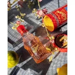 Nước hoa nữ Versace Red Jeans EDT 75ml - Hương thơm tươi trẻ, quyến rũ cho cô gái hiện đại