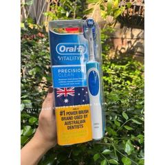 Bàn chải điện Oral-B cho người lớn - Công nghệ làm sạch răng hiện đại với đầu bàn chải thay thế, cho hơi thở thơm mát mỗi ngày.