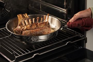 Chảo Inox Fissler Steelux Pro 24cm - Chảo Bếp Từ Chất Liệu Thép Không Gỉ, An Toàn Cho Lò Nướng và Máy Rửa Chén