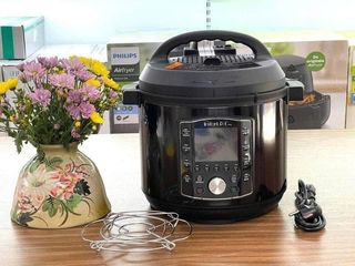Nồi áp suất điện thông minh Instant Pot Pro 10 trong 1 - Nấu ăn nhanh chóng, đa chức năng, tiết kiệm năng lượng và giữ lại dinh dưỡng