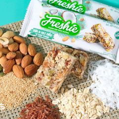 Combo 2 Hộp Thanh Hạt Dinh Dưỡng Freshie - Granola Bar Gạo Lứt, Dừa, Hạt Điều, Thuần Chay 150gr Tâm Minh Foods