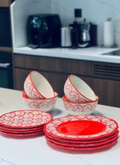 Bộ bát đĩa sứ Pioneer Woman Hoa Đỏ 12 món - 4 bát, 8 đĩa ăn sang trọng, thiết kế hoa cổ điển, hoàn hảo cho bữa ăn gia đình