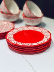 Bộ bát đĩa sứ Pioneer Woman Hoa Đỏ 12 món - 4 bát, 8 đĩa ăn sang trọng, thiết kế hoa cổ điển, hoàn hảo cho bữa ăn gia đình