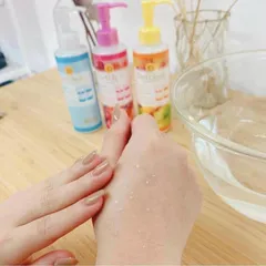 Gel Tẩy Tế Bào Chết Detclear Bright and Peel Nhật Bản 180ml - Hiệu Quả Làm Sạch Da, Giúp Da Trắng Sáng Và Mịn Màng