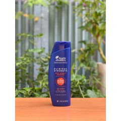 Dầu Gội Chăm Sóc Tóc Head & Shoulders Clinical Strength 400ml - Giải Pháp Chống Gàu Mới Nhất Từ Costco và Walmart