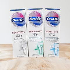 Kem đánh răng Oral-B Sensitive and Gum có 3 loại