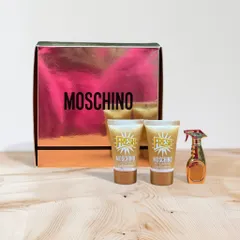 Set nước hoa nữ Moschino Gold Fresh Couture gồm 1 nước hoa 5ml + sữa tắm 25ml + body lotion 25ml