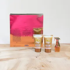 Set nước hoa nữ Moschino Gold Fresh Couture gồm 1 nước hoa 5ml + sữa tắm 25ml + body lotion 25ml