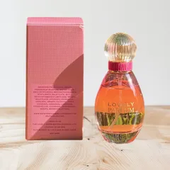 Nước hoa nữ Sarah Jessica Parker Lovely Parfum 30ml - Nước hoa quyến rũ, hương thơm dễ chịu cho phái đẹp
