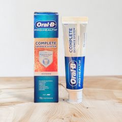 Kem đánh răng Oral-B Pro Health Complete Defense System All Around Protection 110g