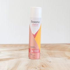 Xịt khử mùi cho nam Rexona Clinical Protection Summer Strength 96H 180ml