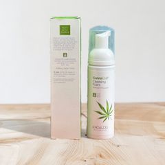 Sữa rửa mặt chiết xuất từ hạt cây gai dầu Andalou Naturals Cannacell Cleansing Foam 163ml