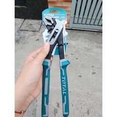 Kìm Mỏ Quạ 10 Inch Total THT281006 - Dụng Cụ Tiện Ích An Toàn Chống Gỉ Sét, Có Lớp Cách Điện 1000V, Tay Cầm Chống Trượt