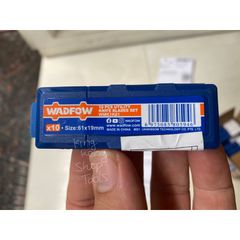 Hộp 10 lưỡi dao rọc giấy WADFOW WMK1K61 - Lưỡi sắc bén, kích thước 61x19mm, bao bì nhựa tiện dụng cho văn phòng và thủ công.