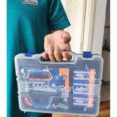 Bộ kìm bấm ghim 3 trong 1 Wadfow WGU4B06 - Dụng cụ đa năng với 1500 đinh và dụng cụ gỡ ghim, hộp xách tay tiện lợi cho DIY và sửa chữa.