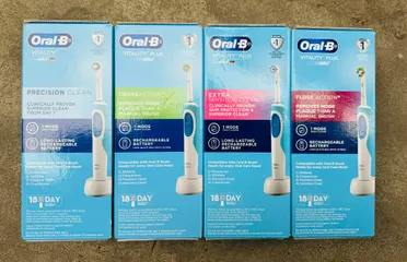 Bàn chãi đánh răng Oral-B Pro Vitality Precision Clean Electric White Toothbrush