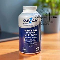 Viên uống Vitamin tổng hợp One A Day Men's 50+ cho nam 300 viên - Bổ sung dinh dưỡng, hỗ trợ sức khỏe tuổi trung niên.