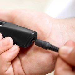 Máy Tỉa Râu Tóc Đa Năng 8 Trong 1 Philips MG3730/15 - Lưỡi Thép Mài Bén, Pin 60 Phút, Bảo Hành 2 Năm, Tiện Dụng Ở Nhà Và Du Lịch