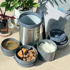 Hộp cơm giữ nhiệt Zojirushi 3 ngăn 0.84L - Thép không gỉ cao cấp, an toàn BPA-free, giữ nóng 6-8 giờ, kèm đũa và túi xách tiện lợi