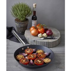Chảo Chống Dính Scanpan TechnIQ 22cm - Dùng Bếp Từ, Bảo Hành 3 Năm, Chất Liệu Đúc Nén Cao Cấp, Thân Thiện Với Môi Trường