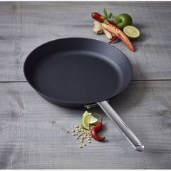 Chảo Chống Dính Scanpan TechnIQ 22cm - Dùng Bếp Từ, Bảo Hành 3 Năm, Chất Liệu Đúc Nén Cao Cấp, Thân Thiện Với Môi Trường