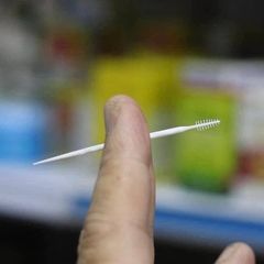 Tăm que nhựa Dontodent 150 chiếc - Làm sạch kẽ răng an toàn, nhẹ nhàng và bảo vệ răng miệng hiệu quả từ Đức