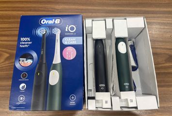 Bàn Chải Đánh Răng Điện Oral-B iO Series 2 - Công Nghệ Làm Sạch Đột Phá, Bảo Vệ Nướu, Dễ Dùng, Sản Phẩm Nha Khoa Được Tin Dùng Toàn Cầu