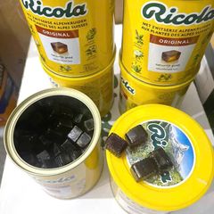 Viên Ngậm Giảm Ho Ricola 250g - Hỗ Trợ Dịu Họng Tự Nhiên, Không Đường, Dễ Dùng Cho Trẻ Em và Người Tiểu Đường