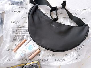 Set Quà Tặng Chăm Sóc Da Lancome - Túi Xách, Sữa Rửa Mặt 50ml, Mascara Nối Mi Dài Cực Đại, Son Thỏi Mini Màu 274