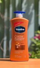 Sữa Dưỡng Thể Dưỡng Ẩm Trắng Da toàn thân Vaseline Body Lotion Chai 725ml