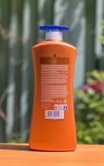 Sữa Dưỡng Thể Dưỡng Ẩm Trắng Da toàn thân Vaseline Body Lotion Chai 725ml