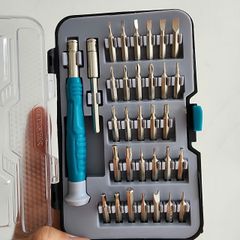 Bộ Tô Vít Sửa Điện Thoại 32 Chi Tiết Total THT250PS0321 - Đầu Vít Đa Dạng, Thép S2 Bền Chắc, Hộp Nhựa Gọn Gàng