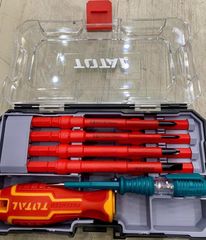 Bộ Tuốc Nơ Vít Cách Điện 10 Chi Tiết Total THTIS5106 - Dụng Cụ An Toàn Cho Thợ Điện và Sửa Chữa, Thép Hợp Kim Bền Bỉ
