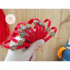 Vòng Tay Hoa Sen Trầm Hương Chỉ Đỏ - Trang Sức Phong Thủy May Mắn Tài Lộc Cho Nữ